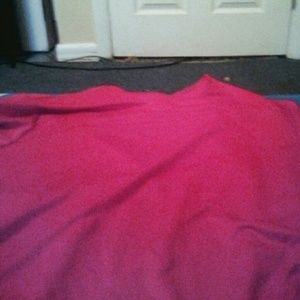 A mens large starter red tshirt